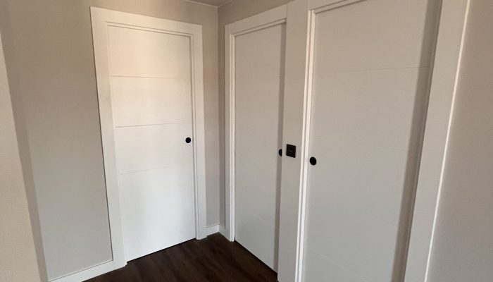Puerta interior instalada en vivienda